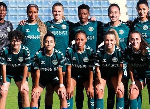 Kızlar zafer istiyor