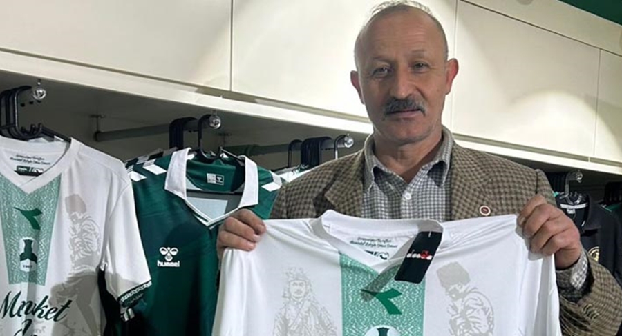 Kulübün anahtarını Vali Bey