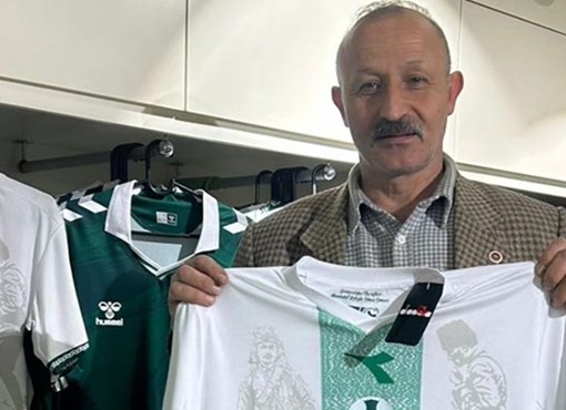 Kulübün anahtarını Vali Bey