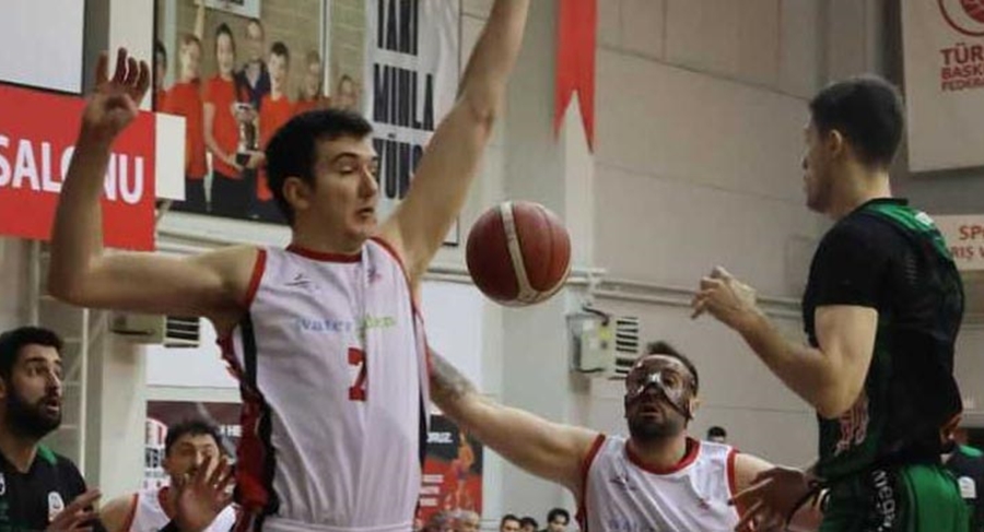 Lideri devirdi, çeyrek finale göz kırptı