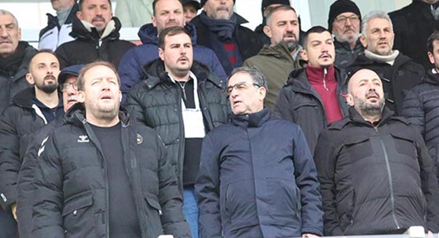 Başkan takımın yanında