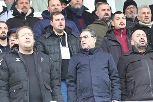 Başkan takımın yanında